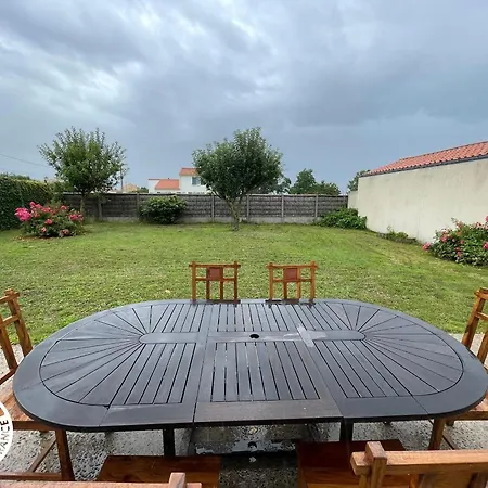 Maison Renovee 6 Pers Avec Jardin, Proche Plages Et Pistes Cyclables A Talmont-saint-hilaire Country house